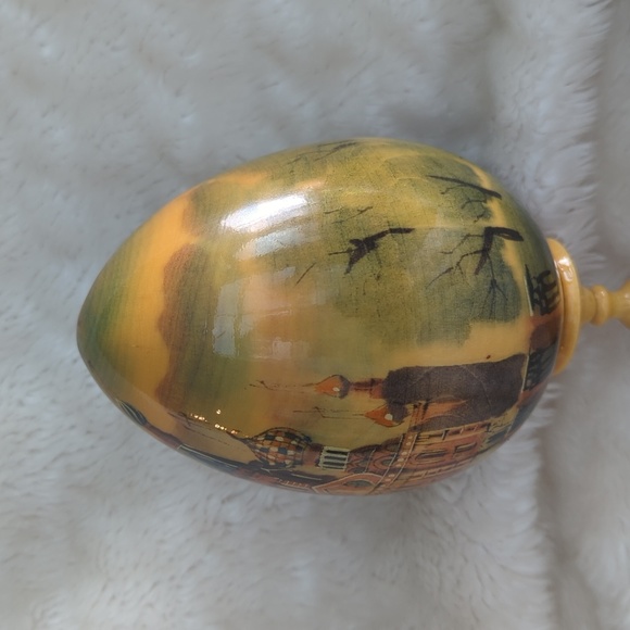VINTAGE Rare Hand Painted Russian St. Petersburg Decorated Wooden Egg - Picture 4 of 10